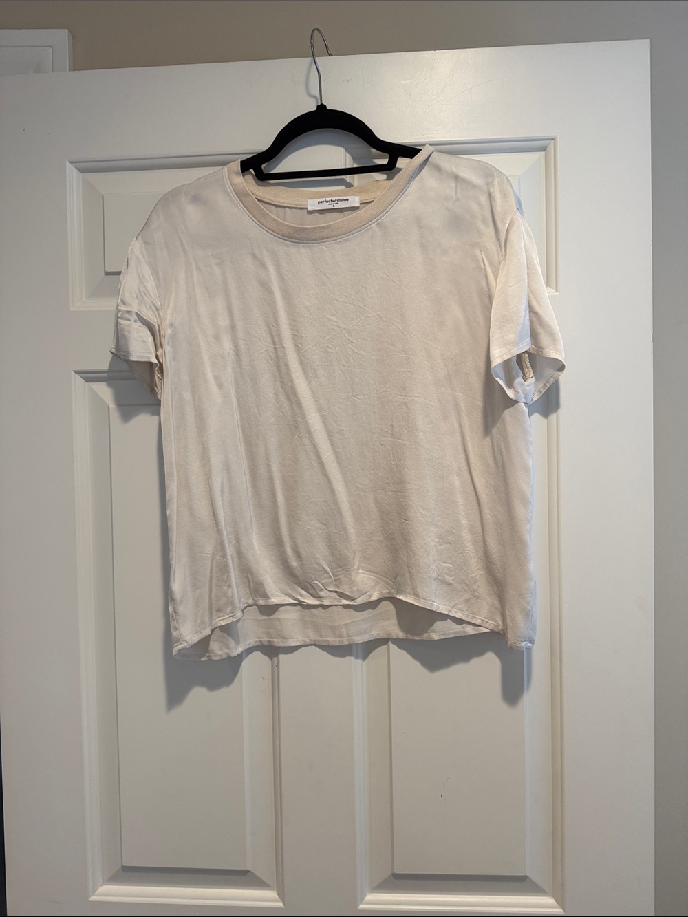 Perfect white tee satin tee crew sugar size small